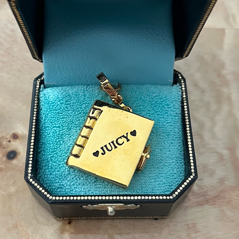NWT Juicy Couture Look Book Charm - Picture 3 of 13